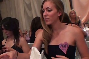 Jizzjizz多毛 Porn